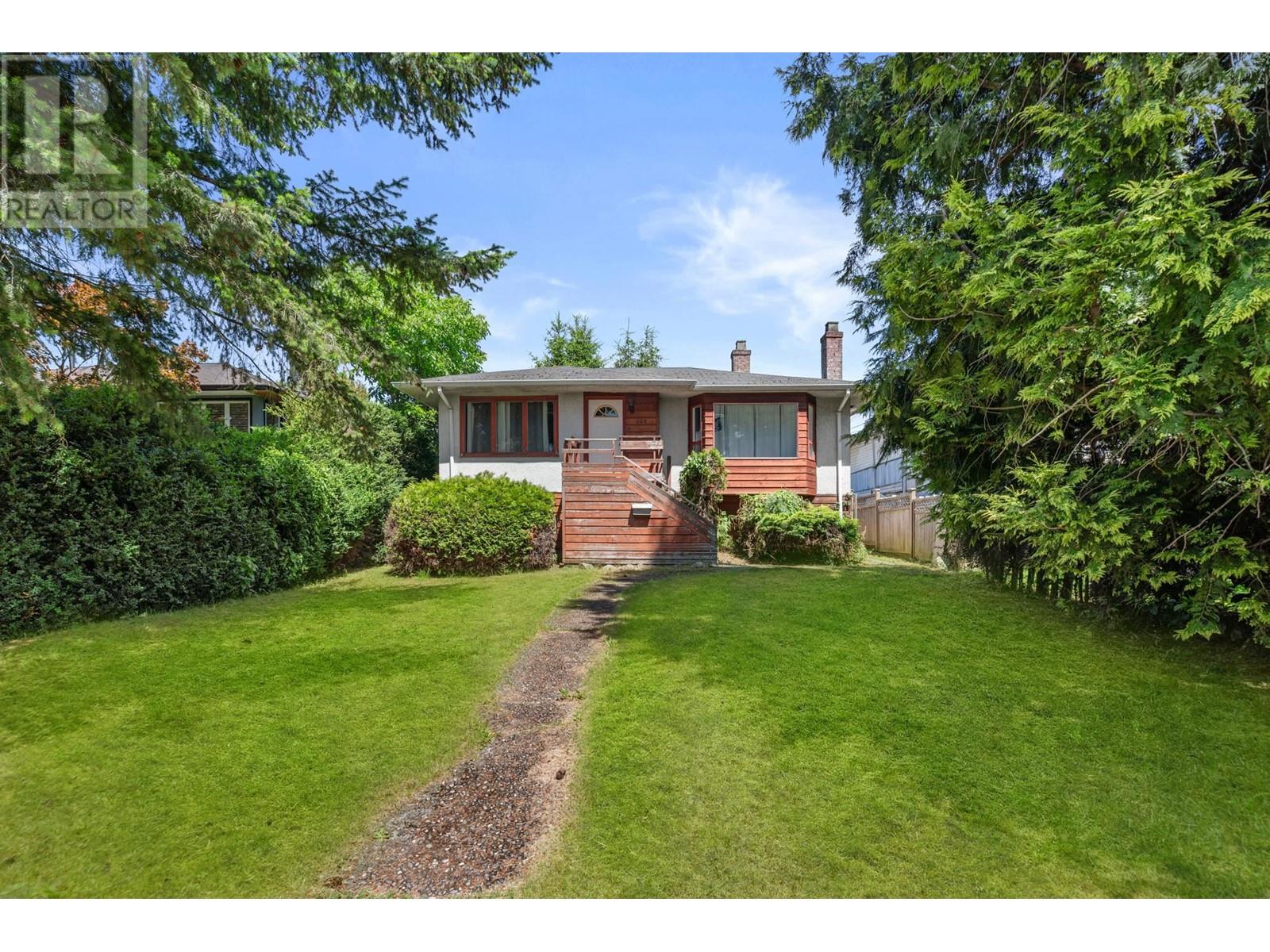 642 E 6th Street, North Vancouver