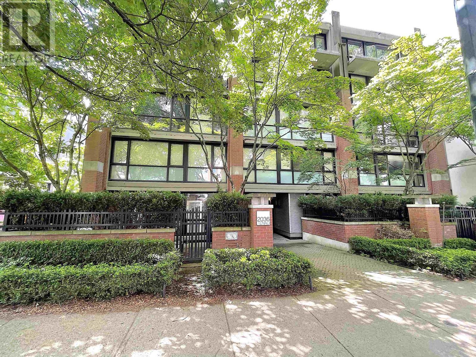 301 2036 W 10th Avenue, Vancouver