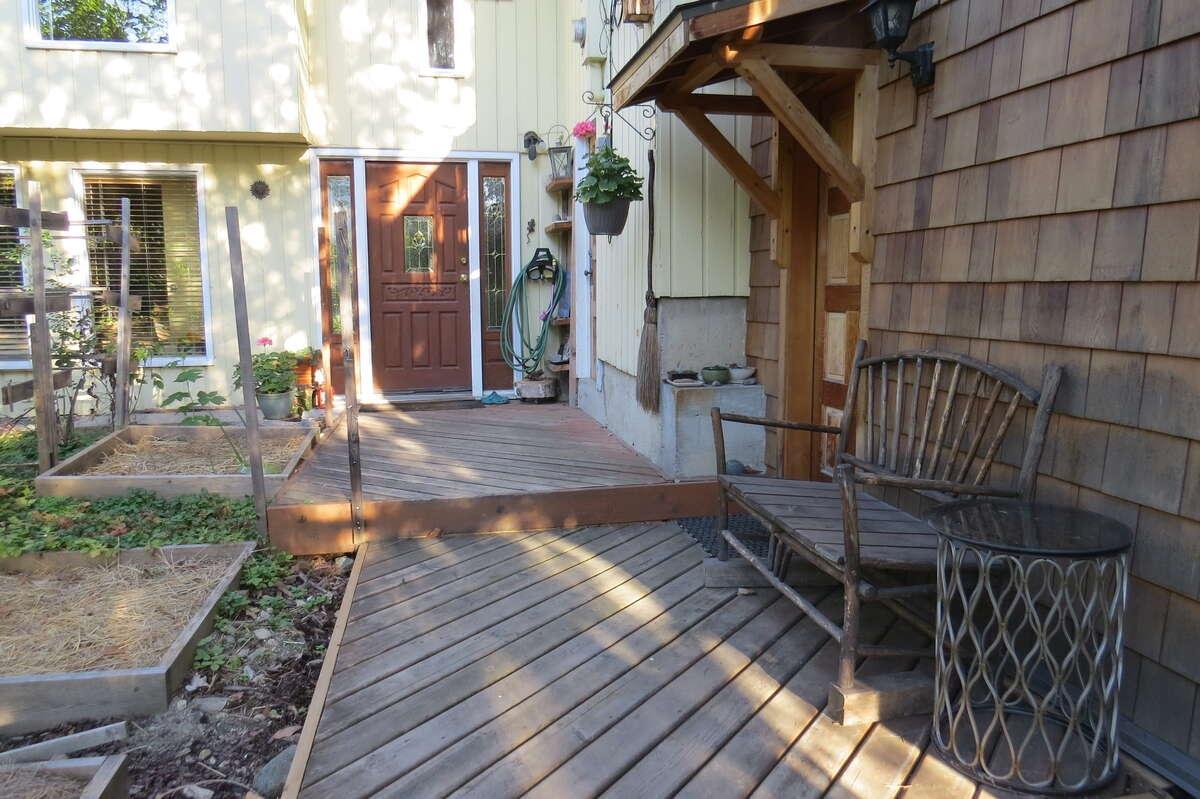 406 Sixth Street, Nelson