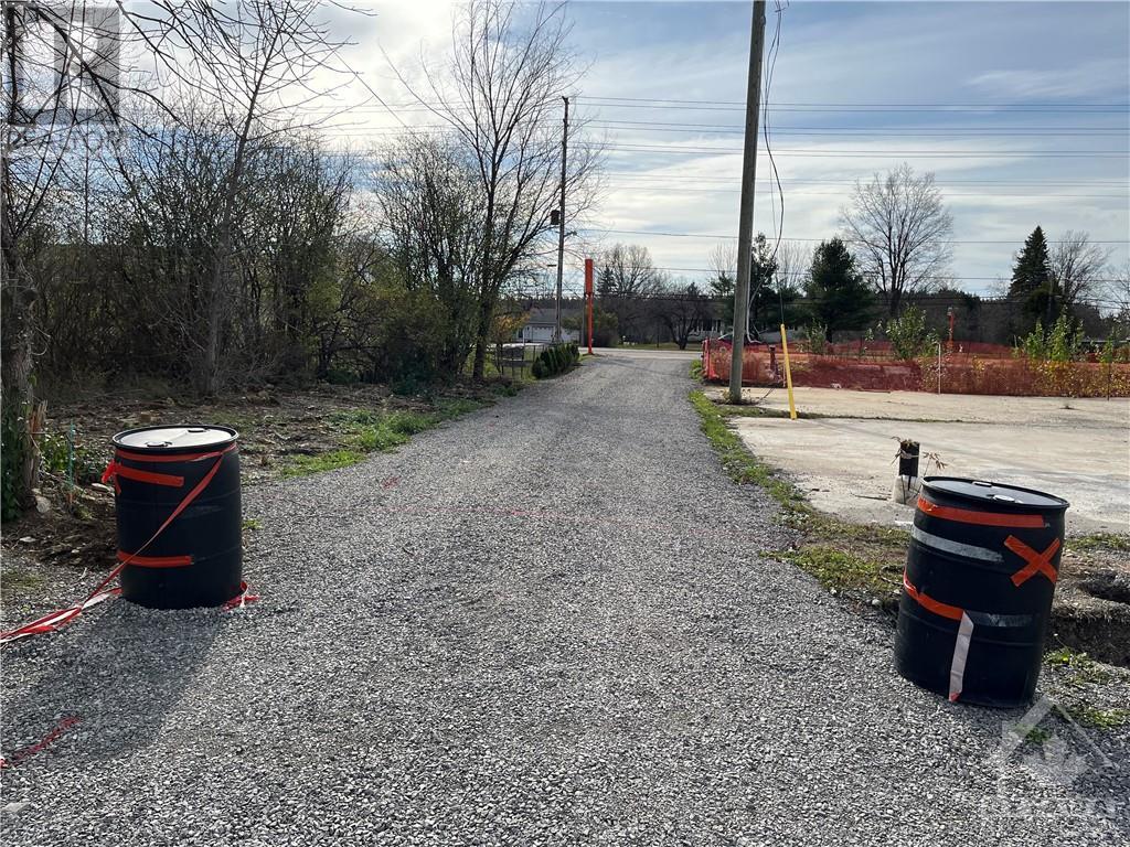 3828 43 Highway, Smiths Falls