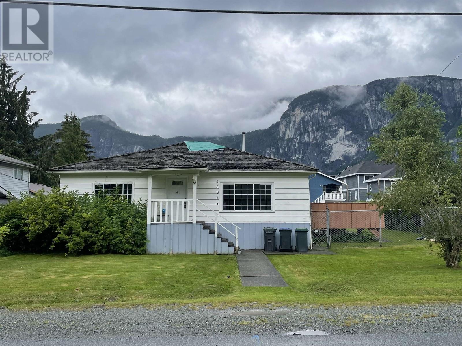 38048 SIXTH AVENUE, Squamish real estate listing R2899869