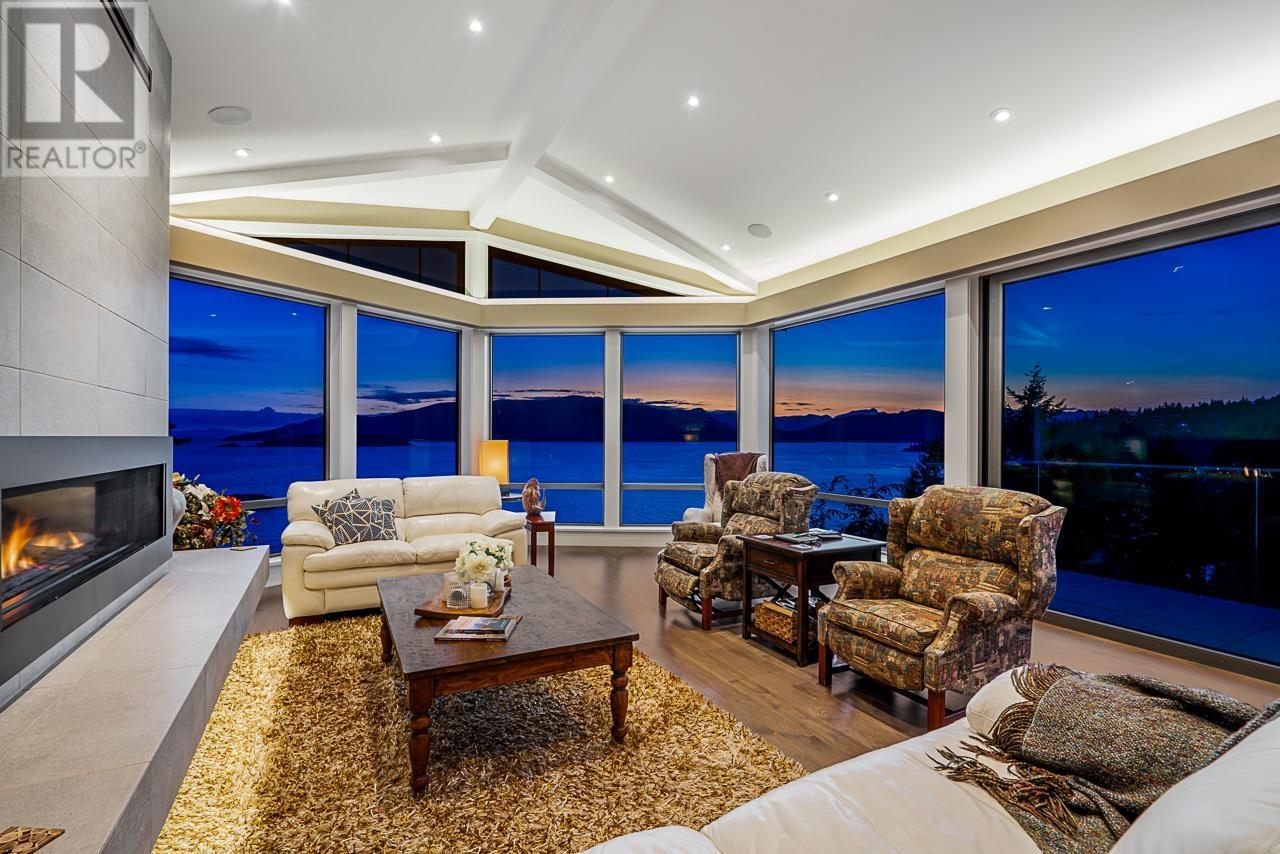 Photo 5 of 5134 Pitcairn Place, West Vancouver BC
