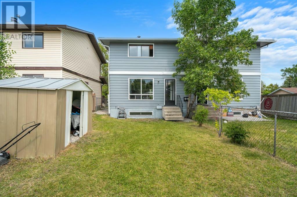 Single Family House for Sale in  Templemont Drive NE Temple Calgary 