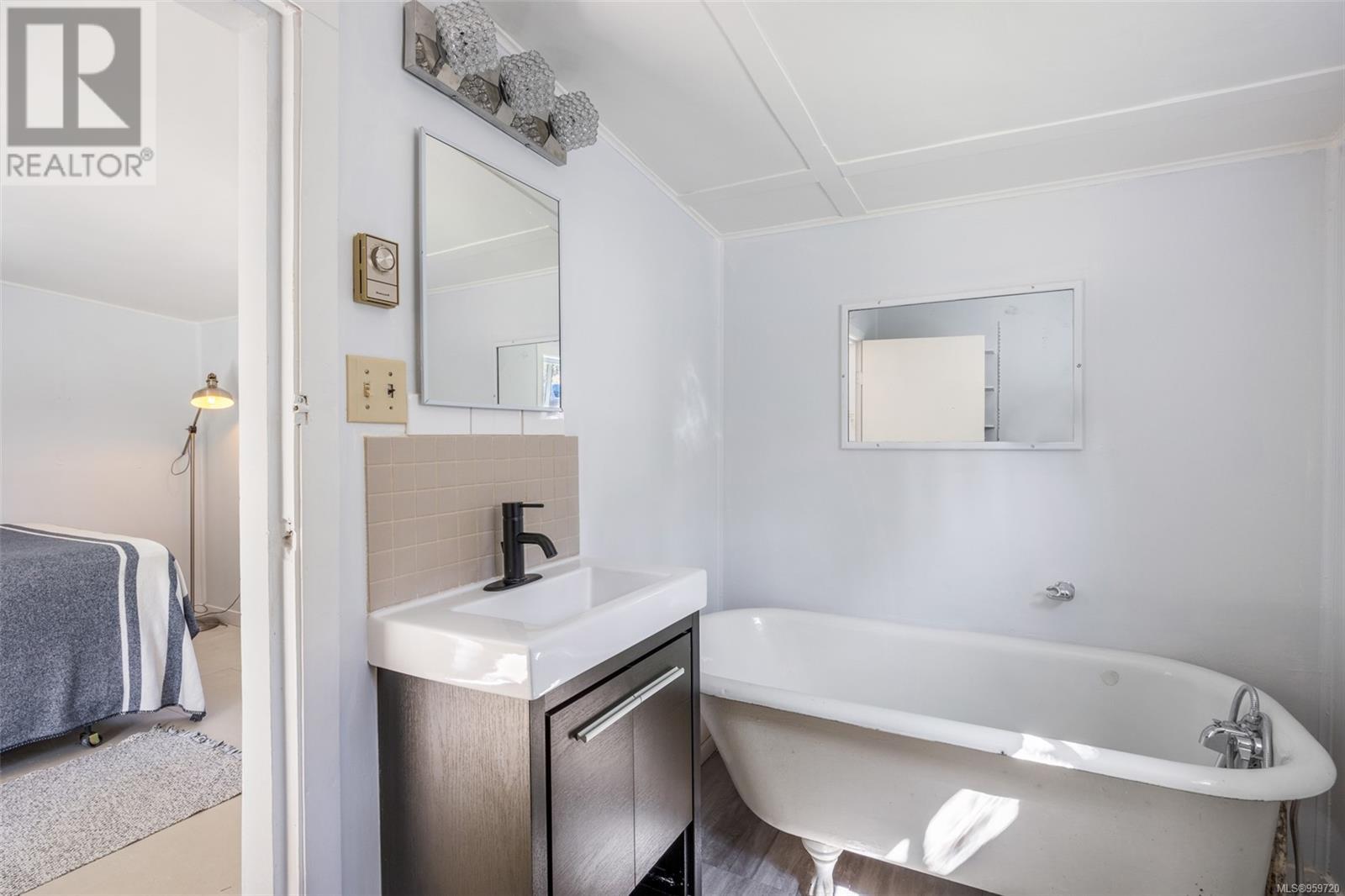 6148 Aldergrove Dr, Courtenay real estate listing 959720
