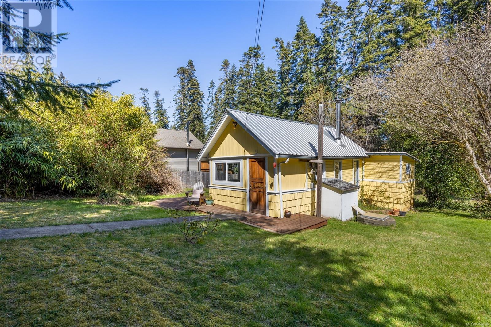 6148 Aldergrove Dr, Courtenay real estate listing 959720