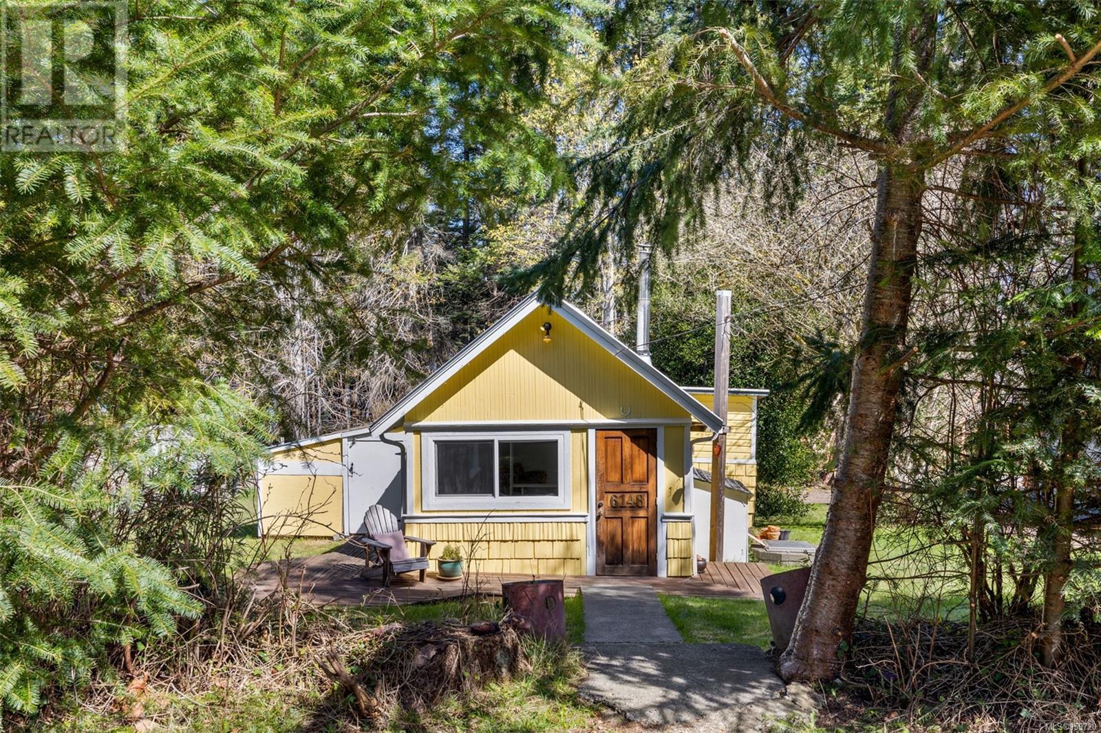 6148 Aldergrove Dr, Courtenay real estate listing for sale