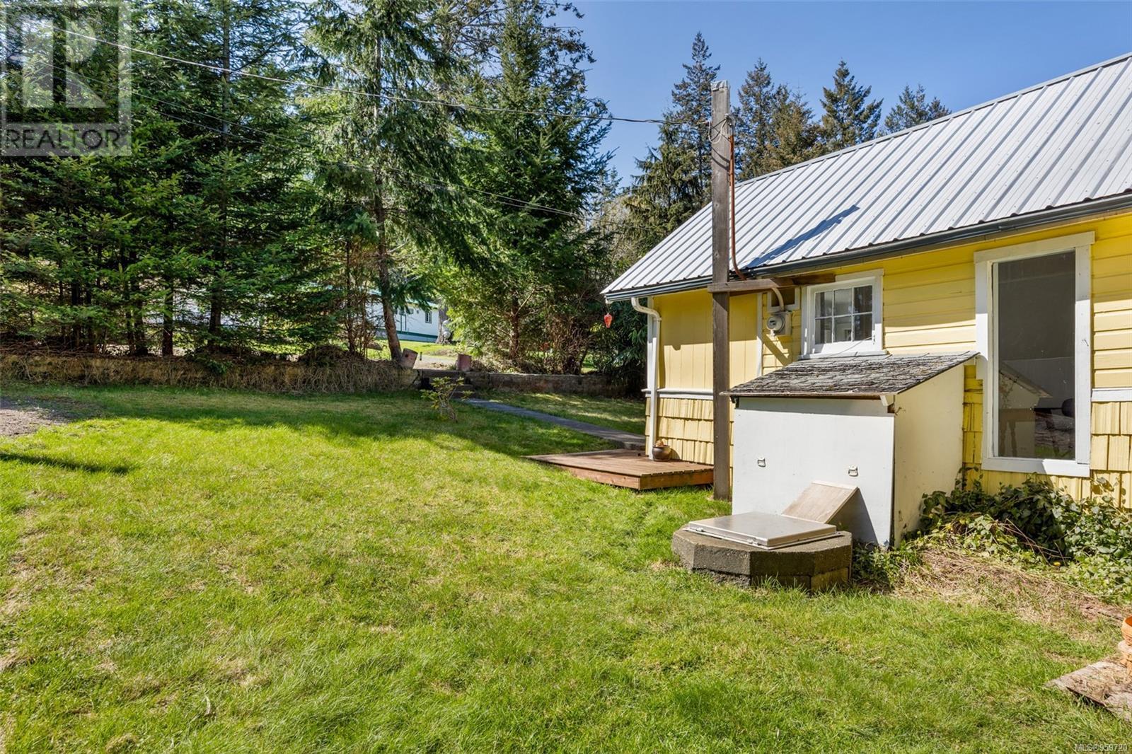 6148 Aldergrove Dr, Courtenay real estate listing 959720