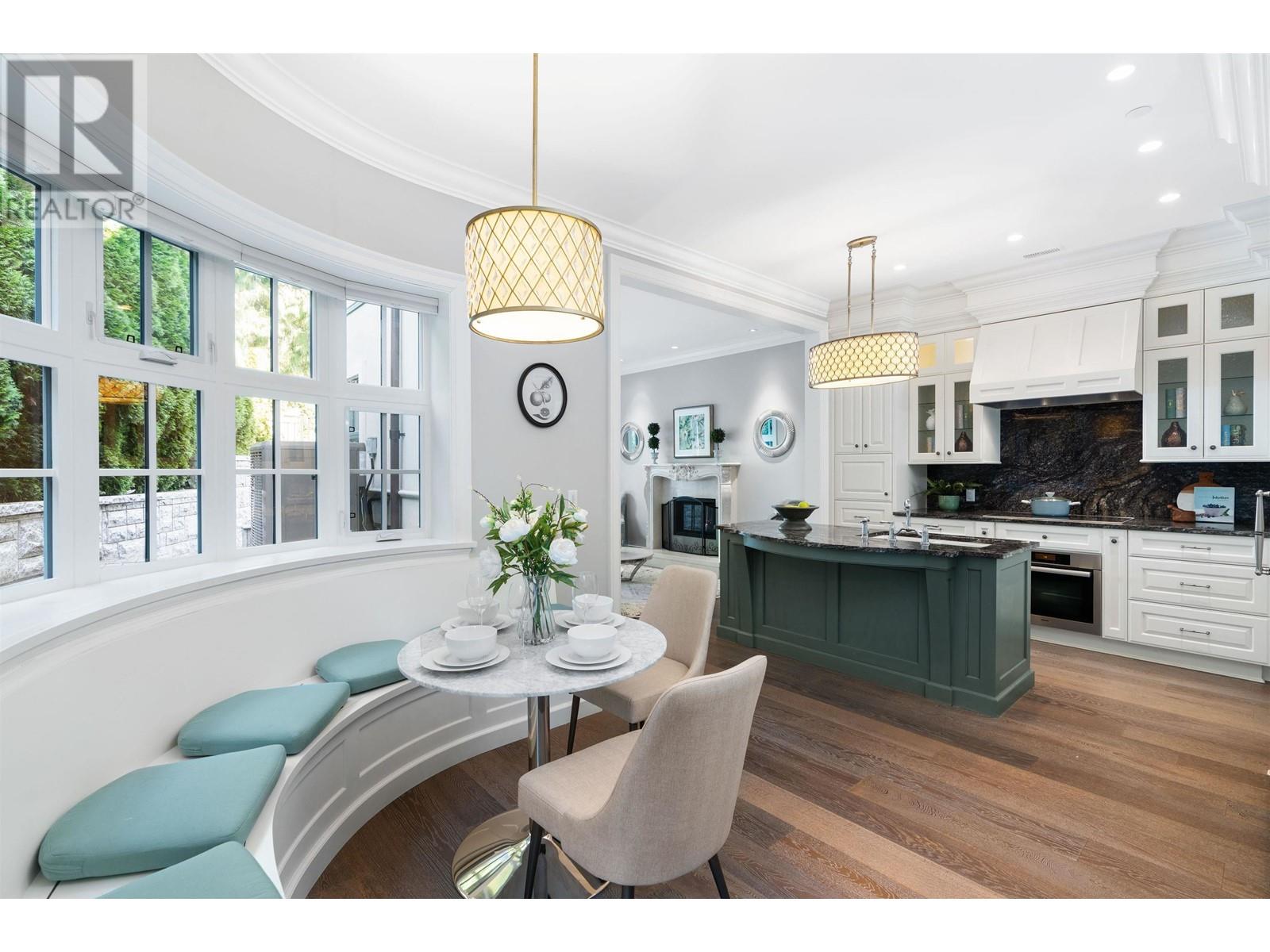 4348 Erwin Drive, West Vancouver