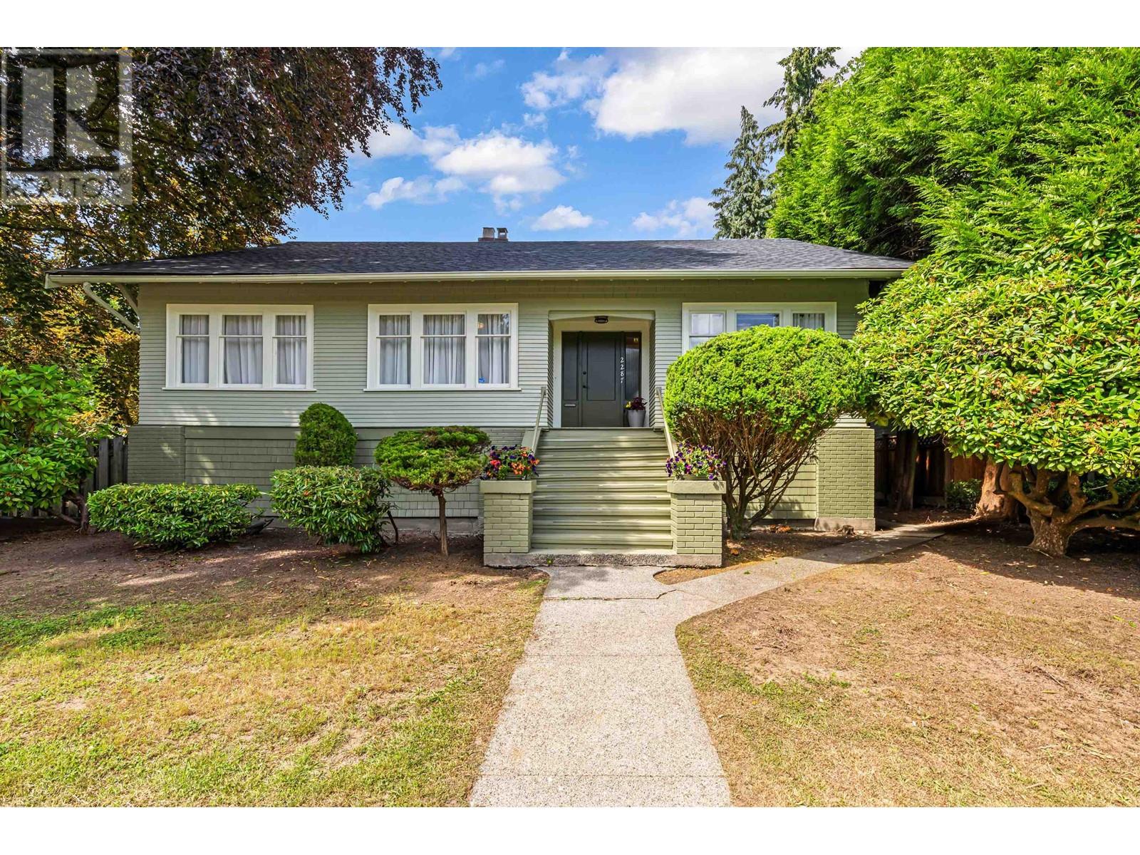 2287 W 37th Avenue, Vancouver