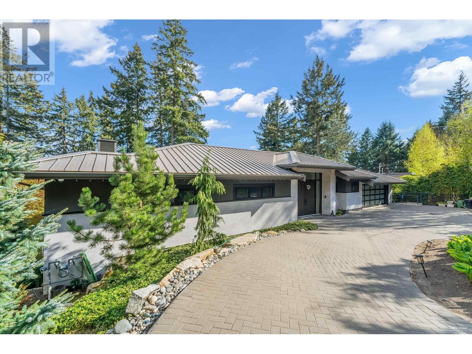 3954 Bayridge Court, West Vancouver