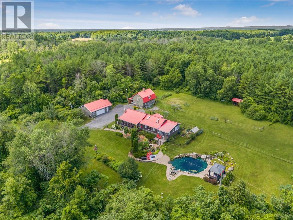 1425 Petite Quatorze Road, Ste Anne De Prescott