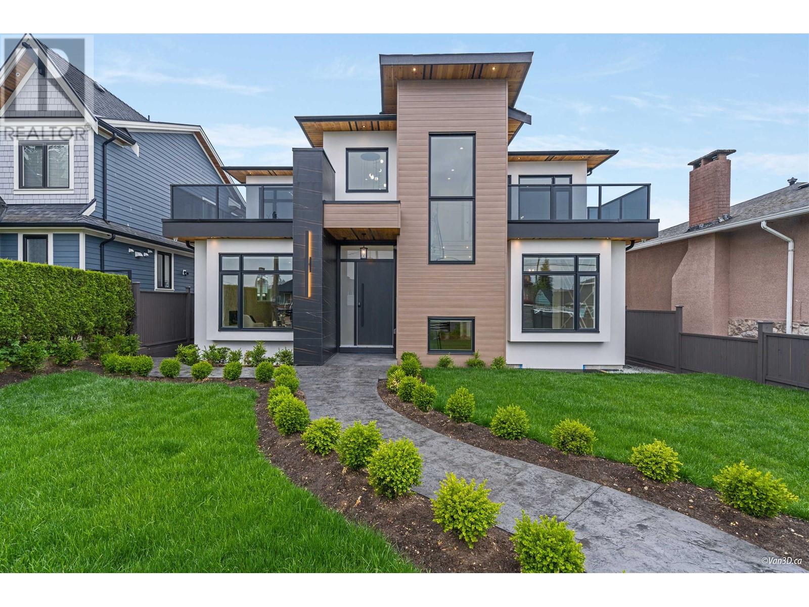 7373 2nd Street, Burnaby