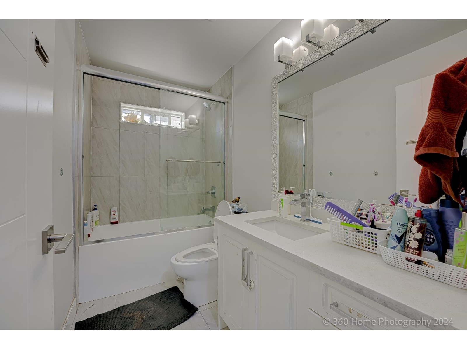 9093 BUCHANAN PLACE, Surrey