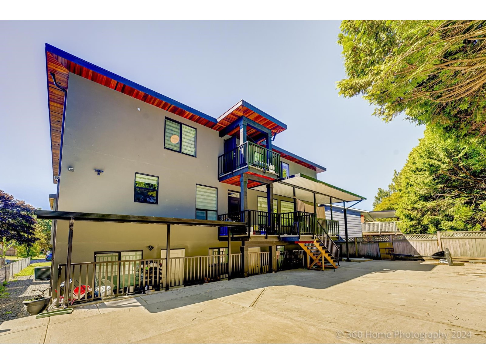 9093 BUCHANAN PLACE, Surrey