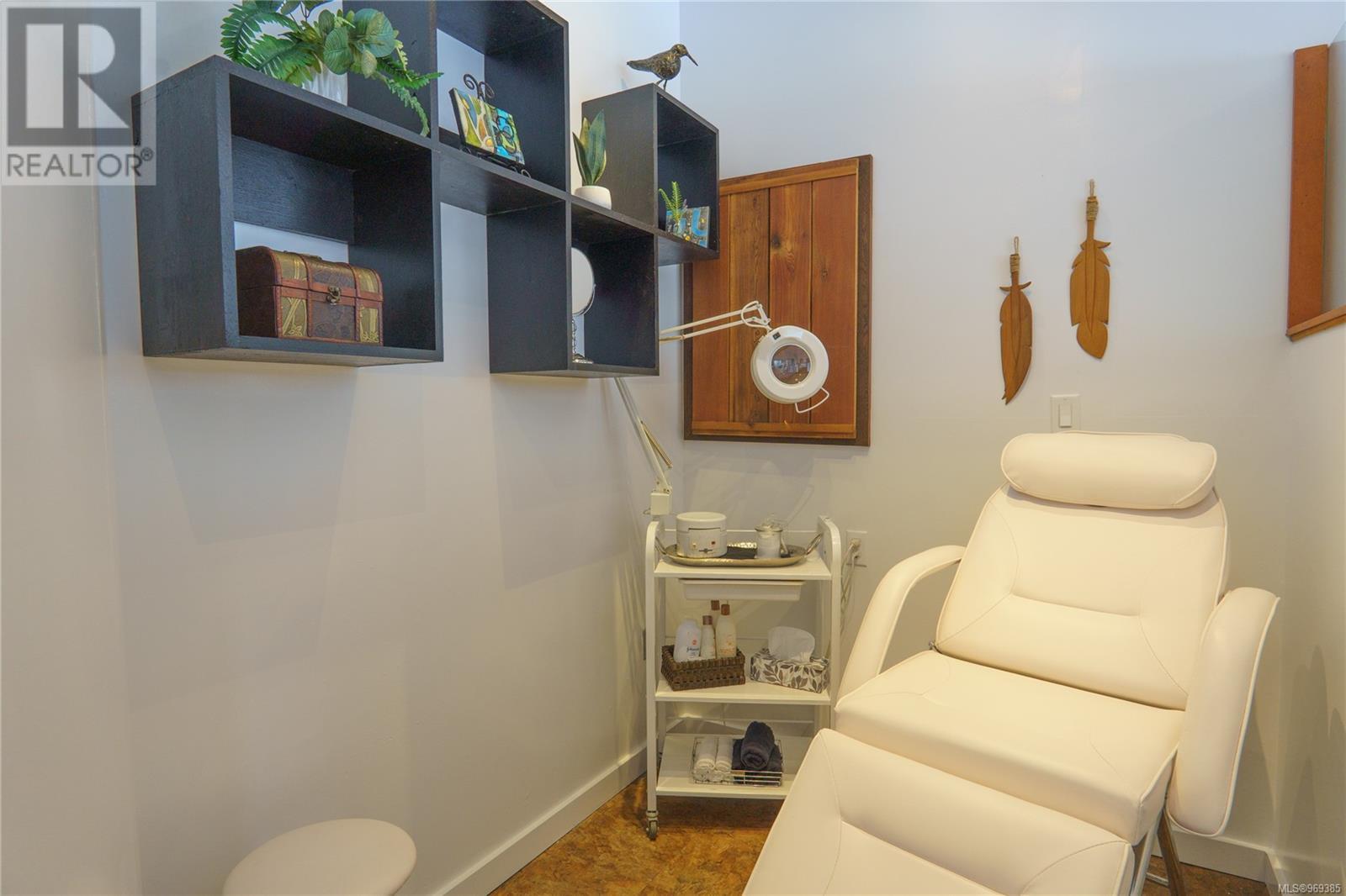 2 1620 Peninsula Rd, Ucluelet