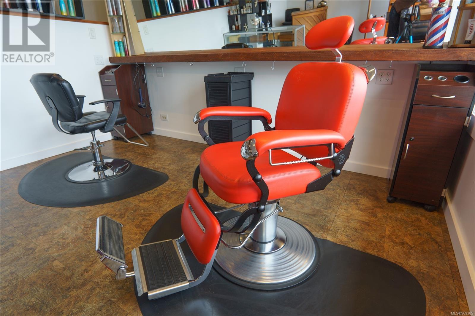 2 1620 Peninsula Rd, Ucluelet