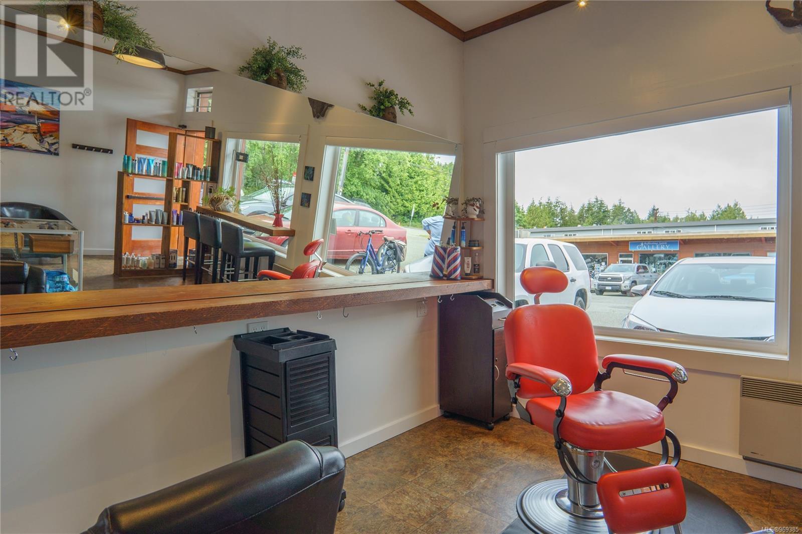 2 1620 Peninsula Rd, Ucluelet