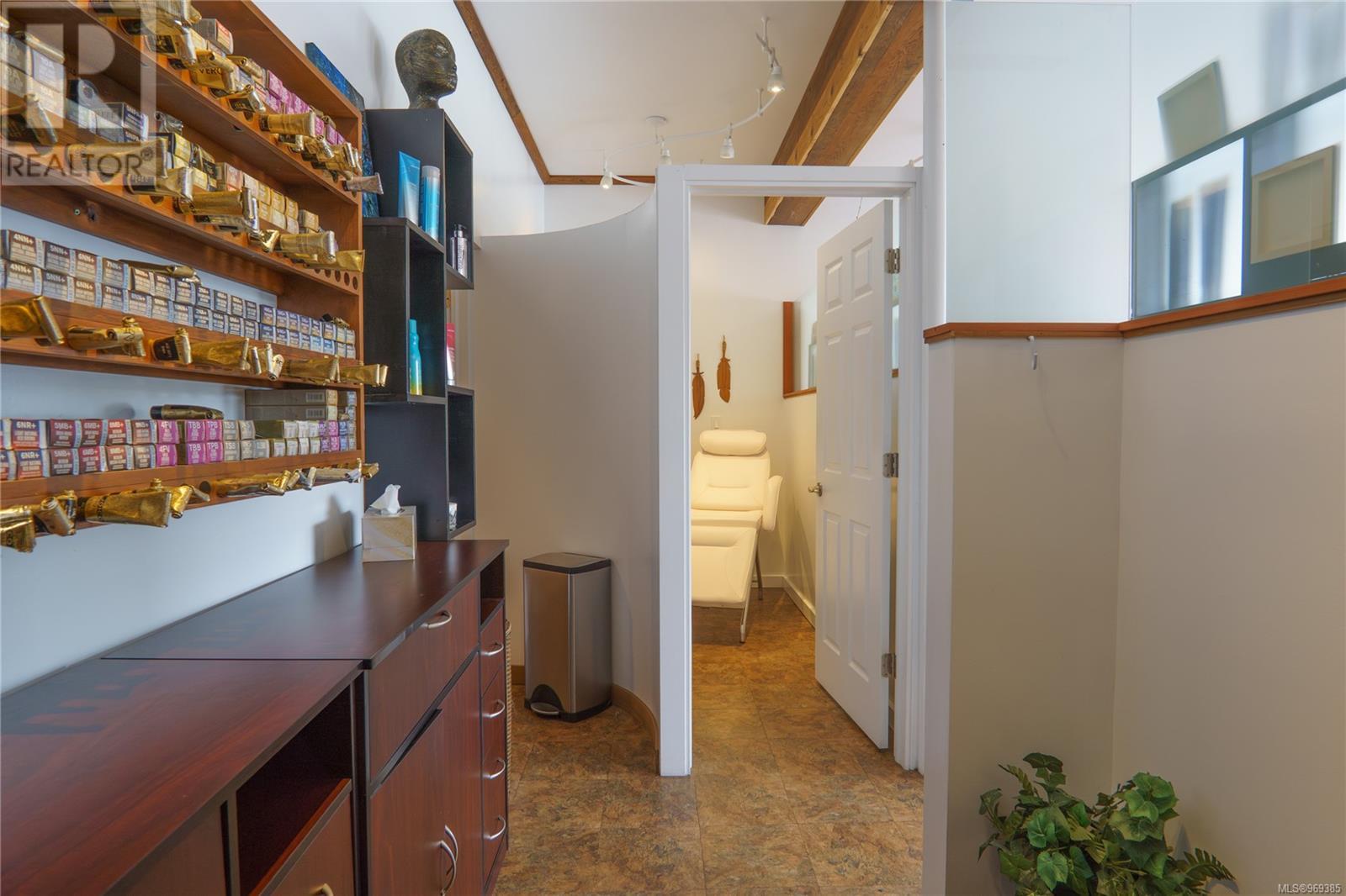 2 1620 Peninsula Rd, Ucluelet