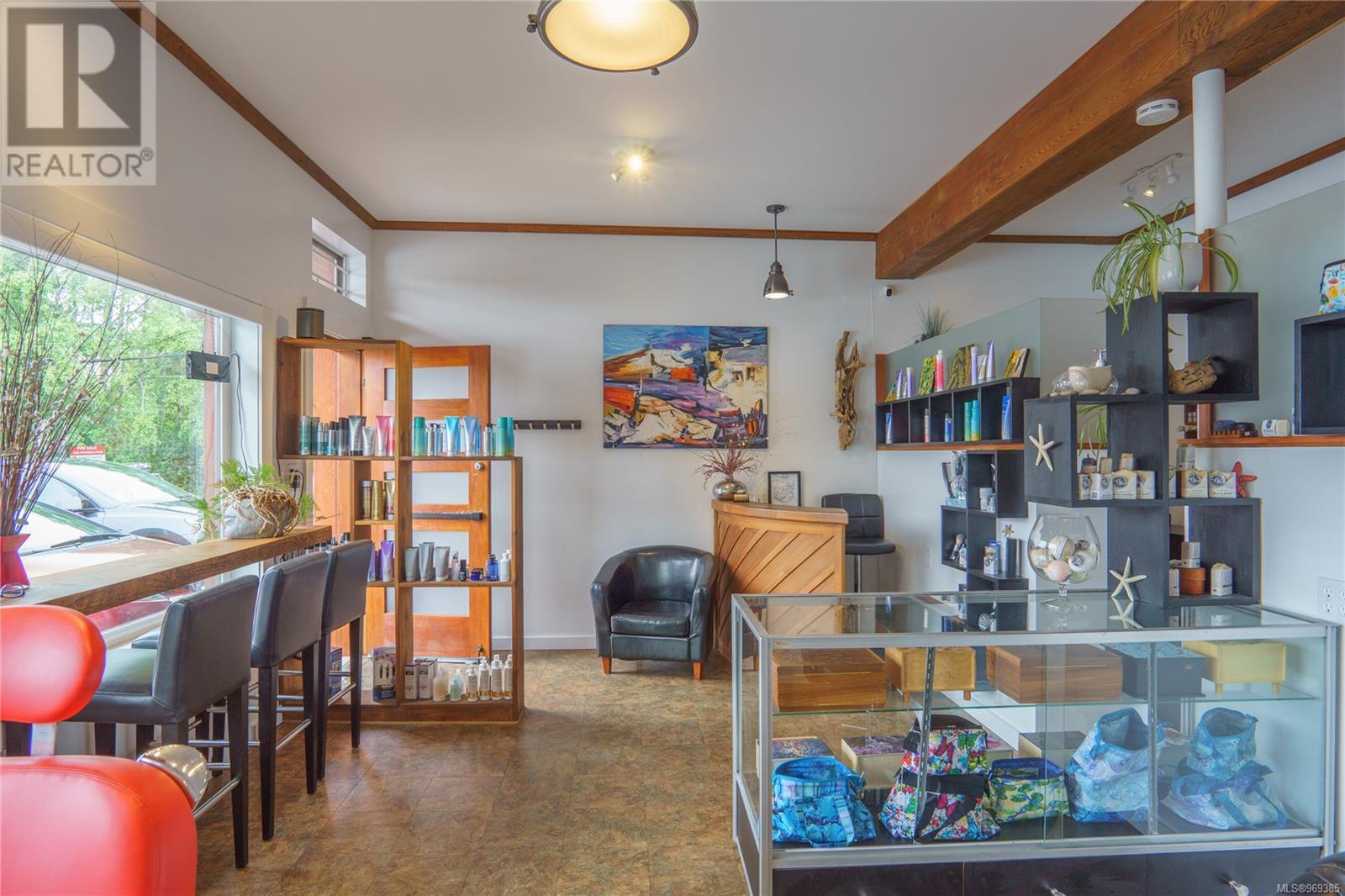 2 1620 Peninsula Rd, Ucluelet