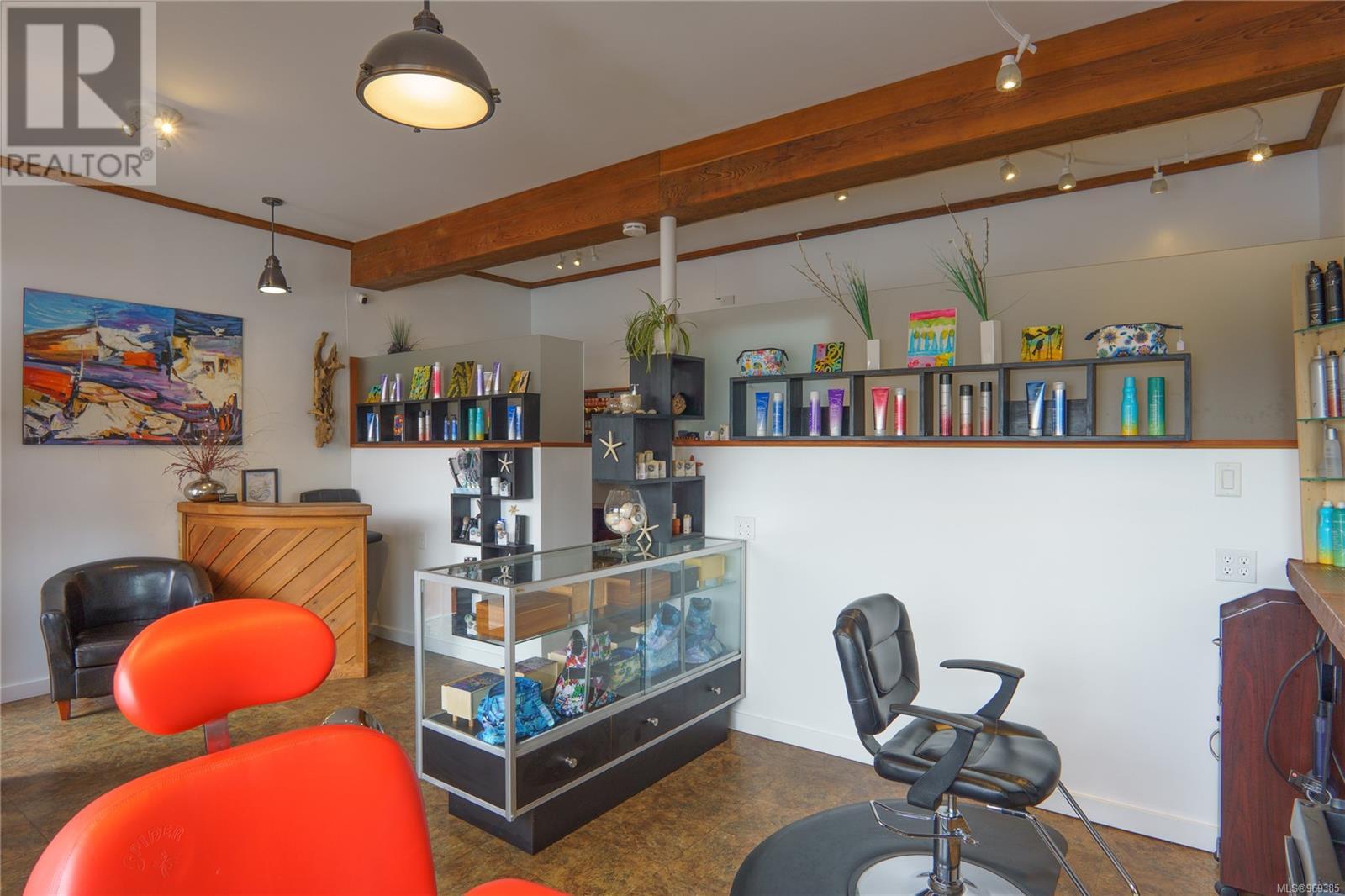 2 1620 Peninsula Rd, Ucluelet