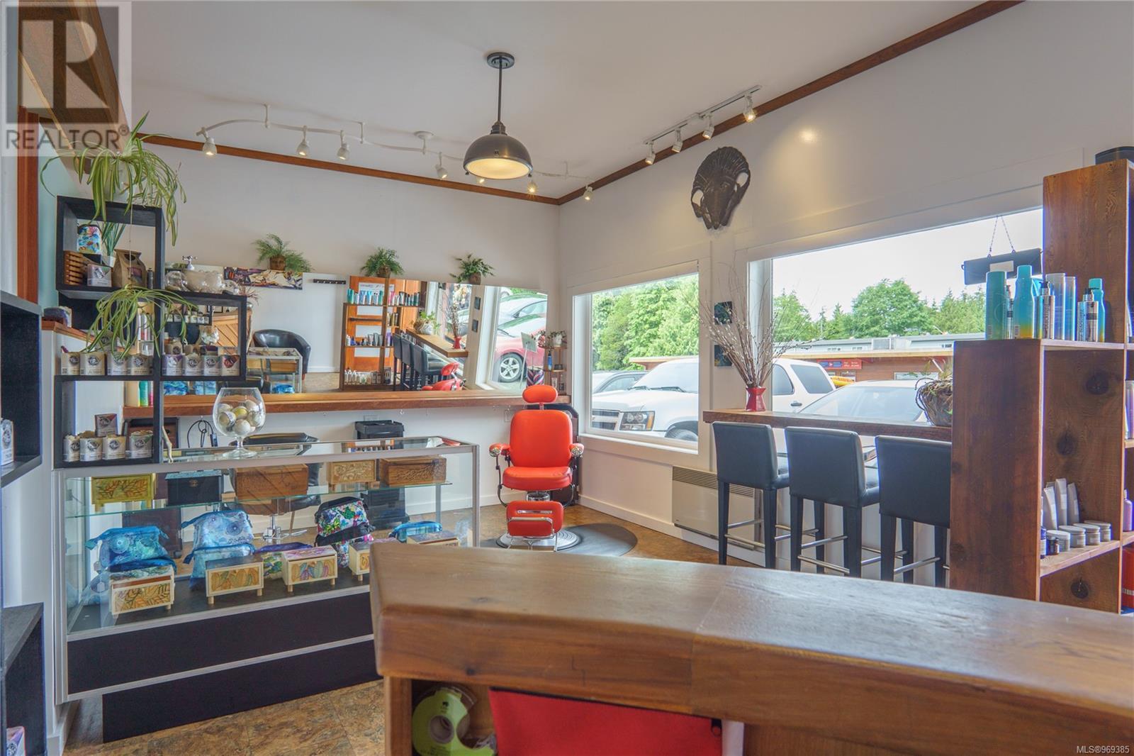 2 1620 Peninsula Rd, Ucluelet