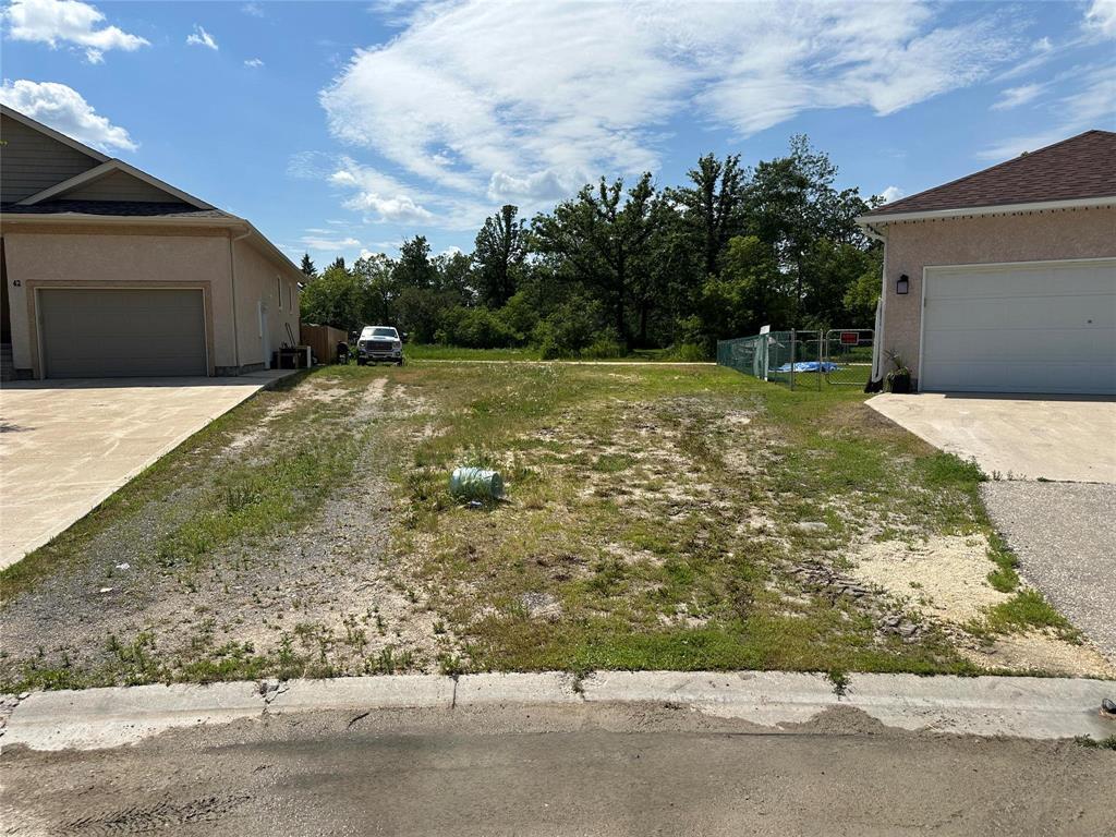 Photo 1 of 38 Burr Oak Way, Beausejour MB