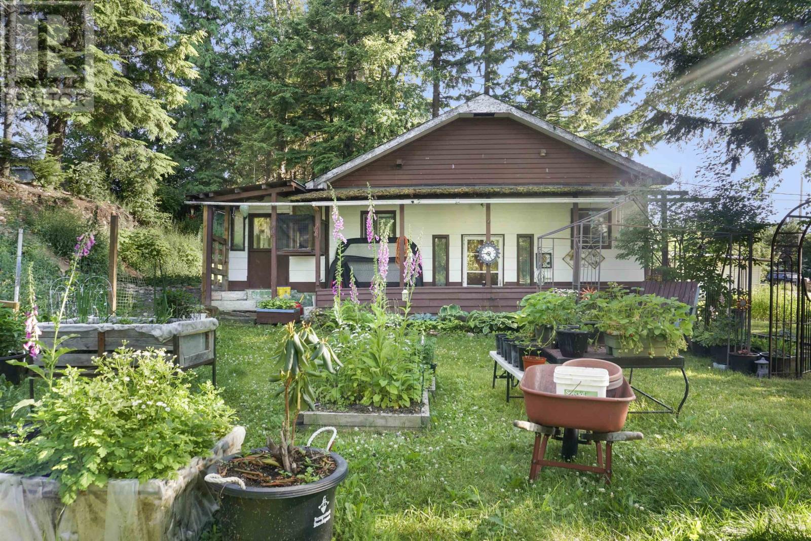3930 DOBBIE STREET, Terrace