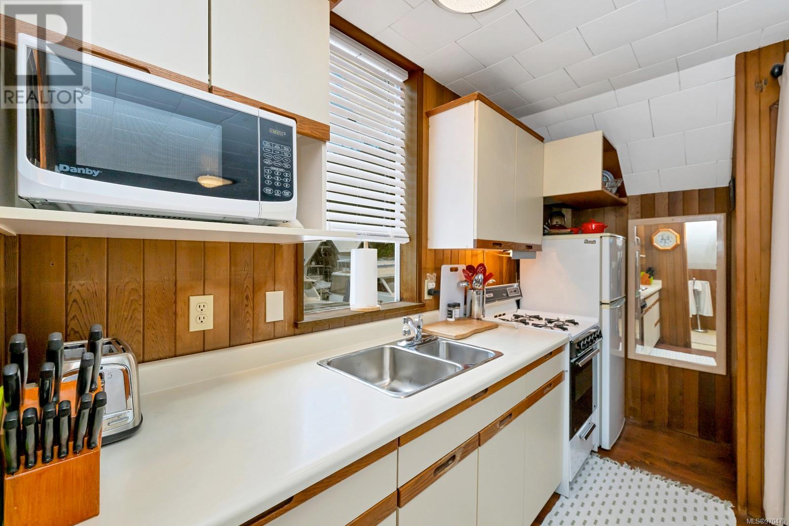 D4 3540 Trans Canada Hwy, Langford real estate listing 970479