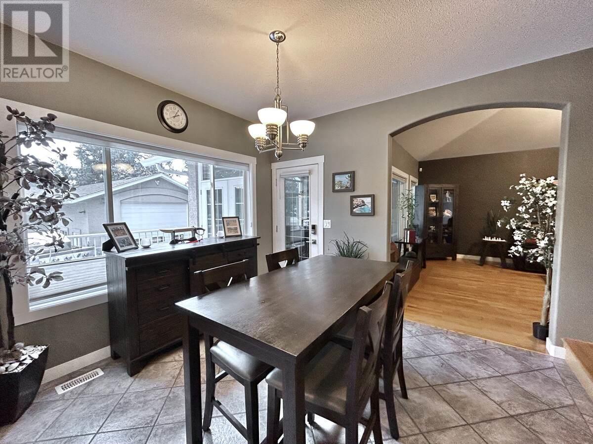  3911 Lakevale Place, Kelowna