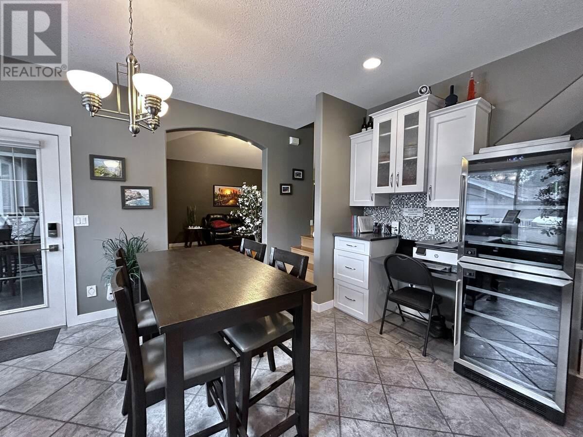  3911 Lakevale Place, Kelowna