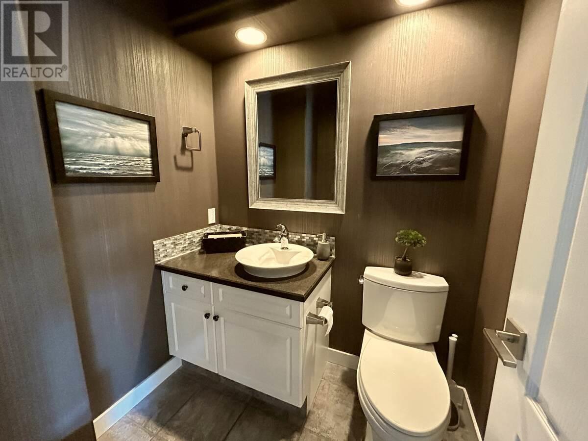  3911 Lakevale Place, Kelowna