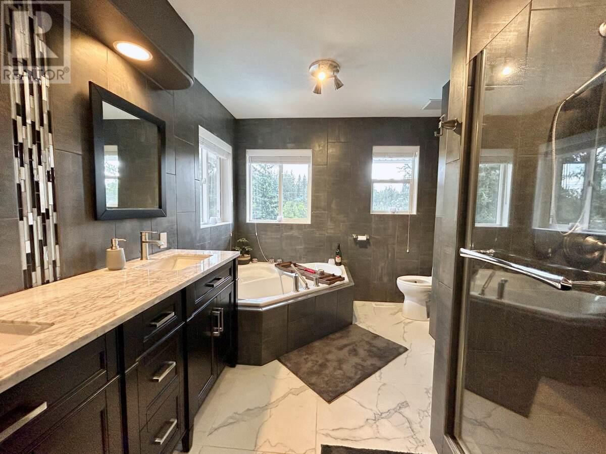  3911 Lakevale Place, Kelowna