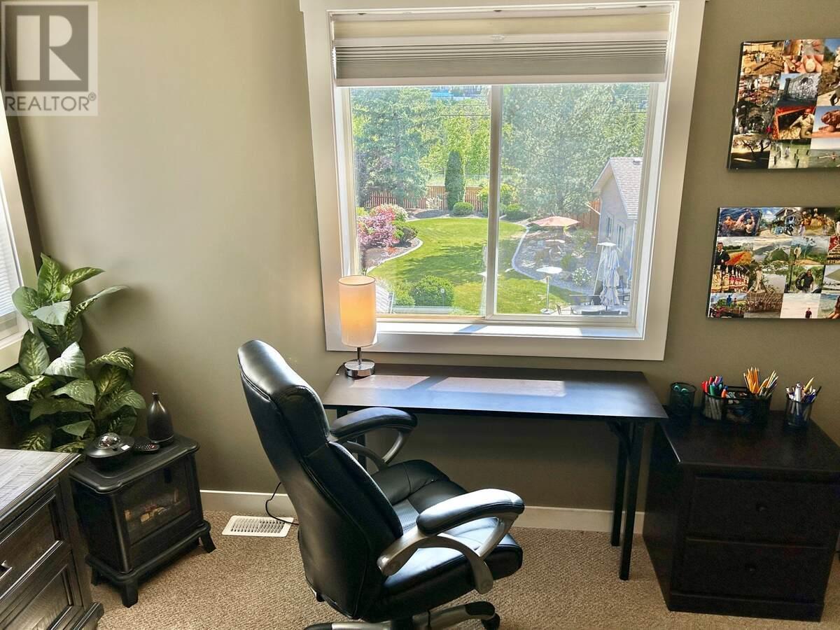  3911 Lakevale Place, Kelowna