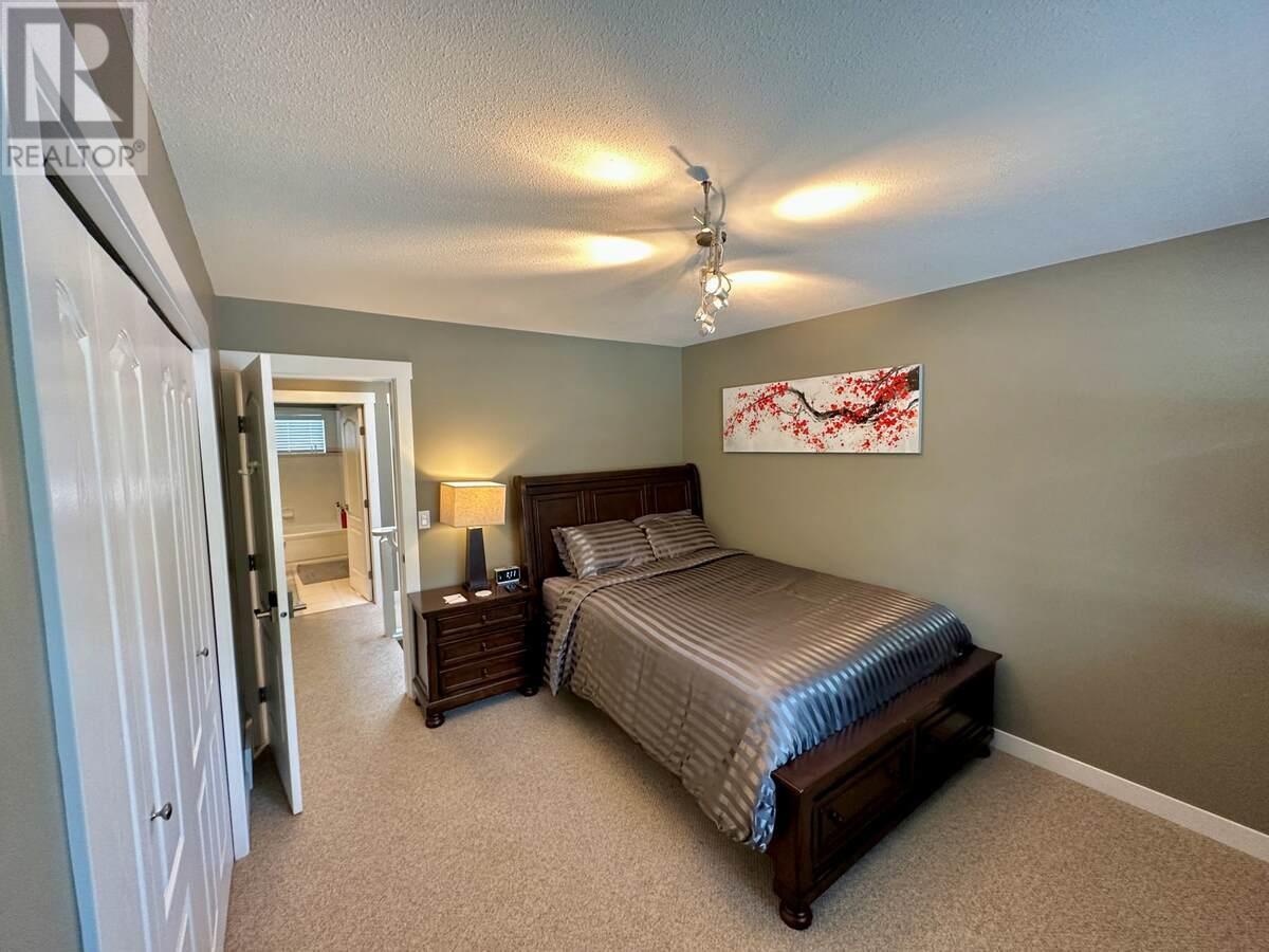  3911 Lakevale Place, Kelowna