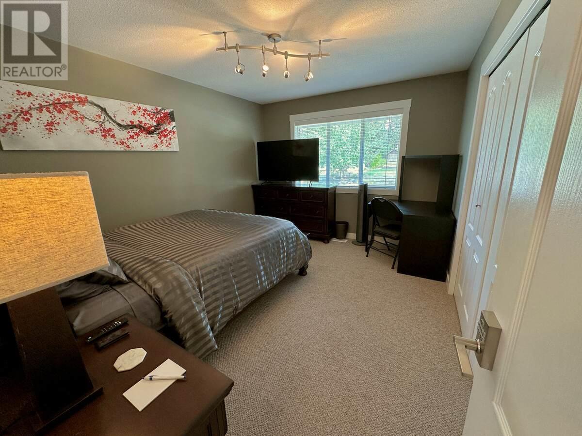  3911 Lakevale Place, Kelowna
