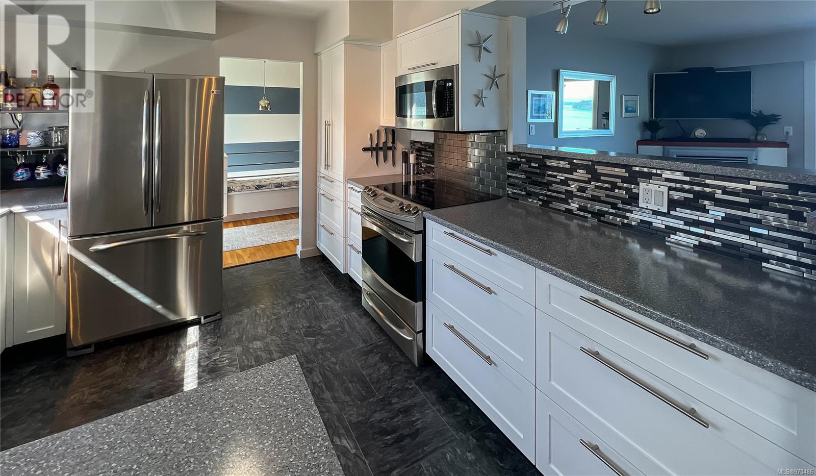 Photo 5 of 2244 Haddington Cres, Port Mcneill BC
