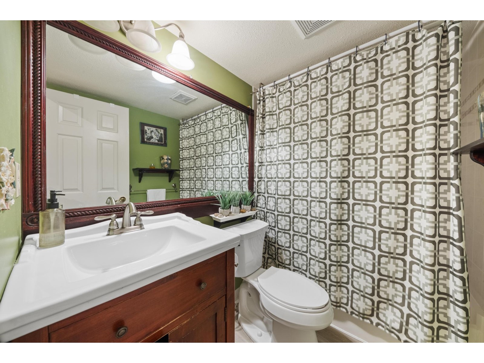 1-34 10050-10090 137A STREET, Surrey