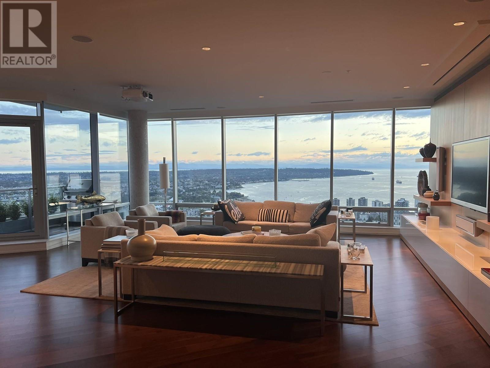 5204 1128 W Georgia Street, Vancouver