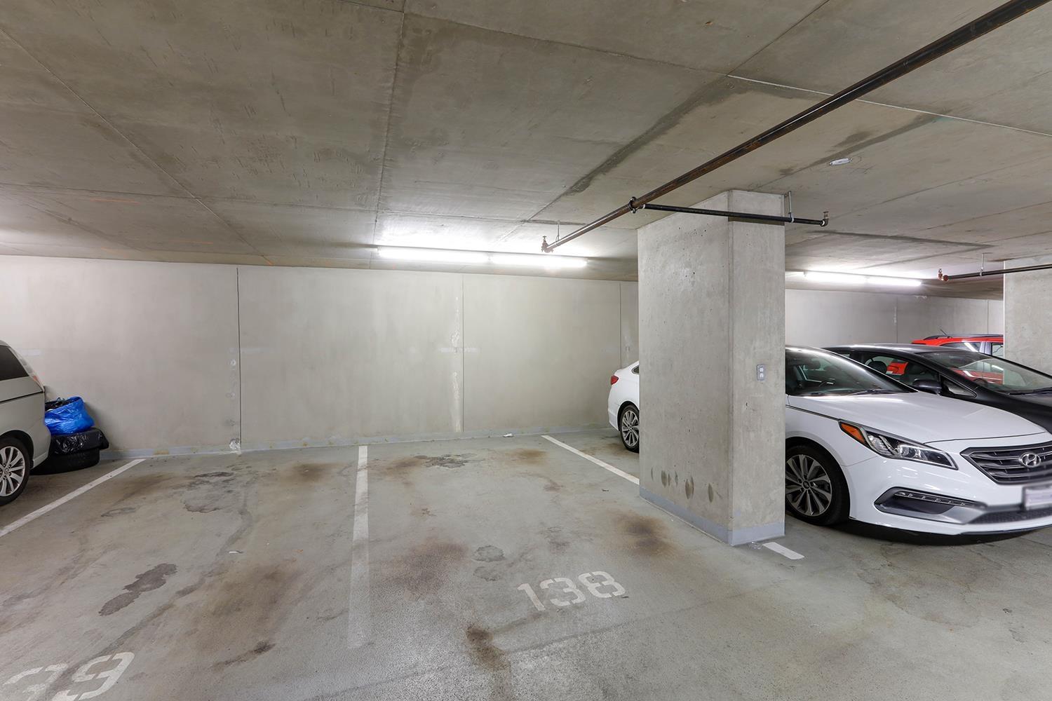 605 10777 UNIVERSITY DRIVE, Surrey