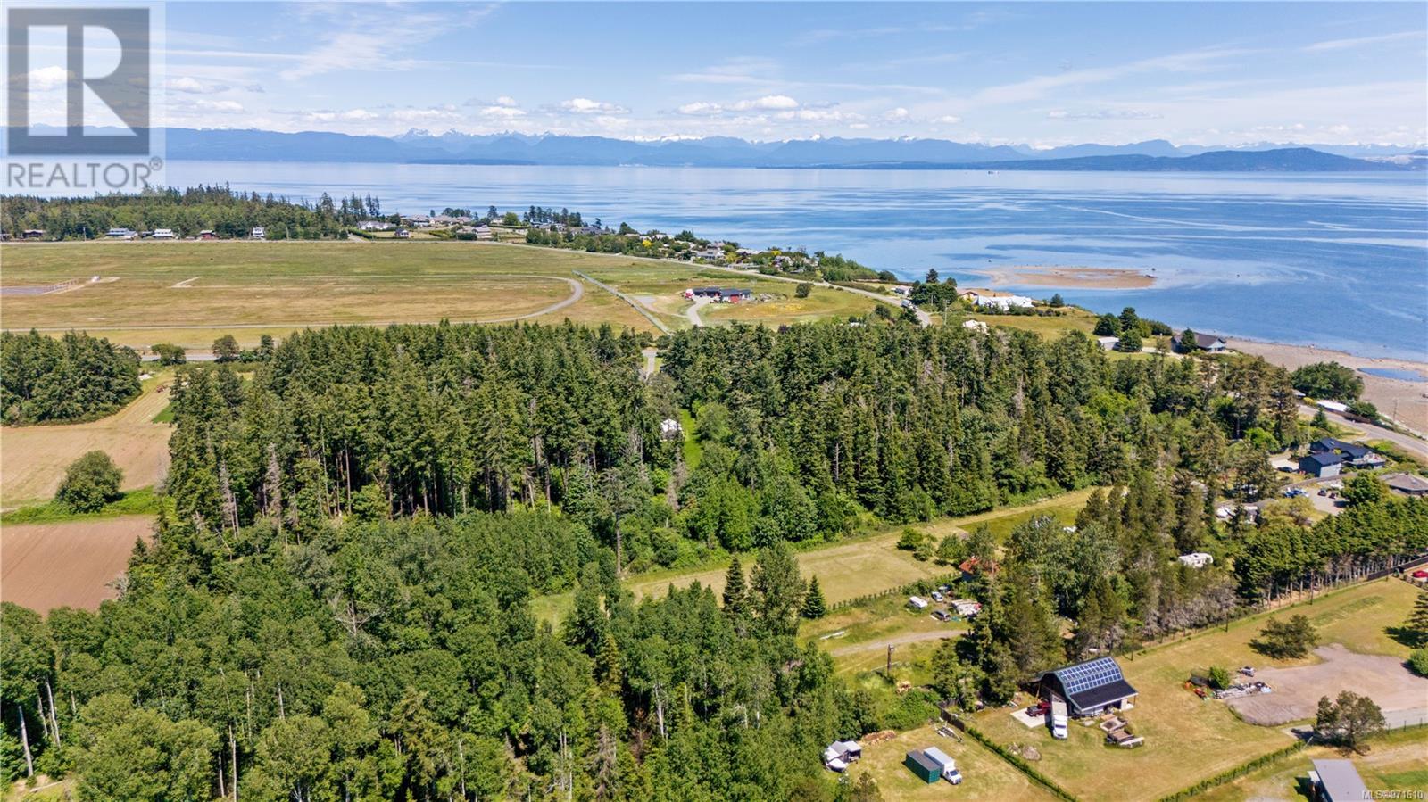 348 Lazo Rd, Comox