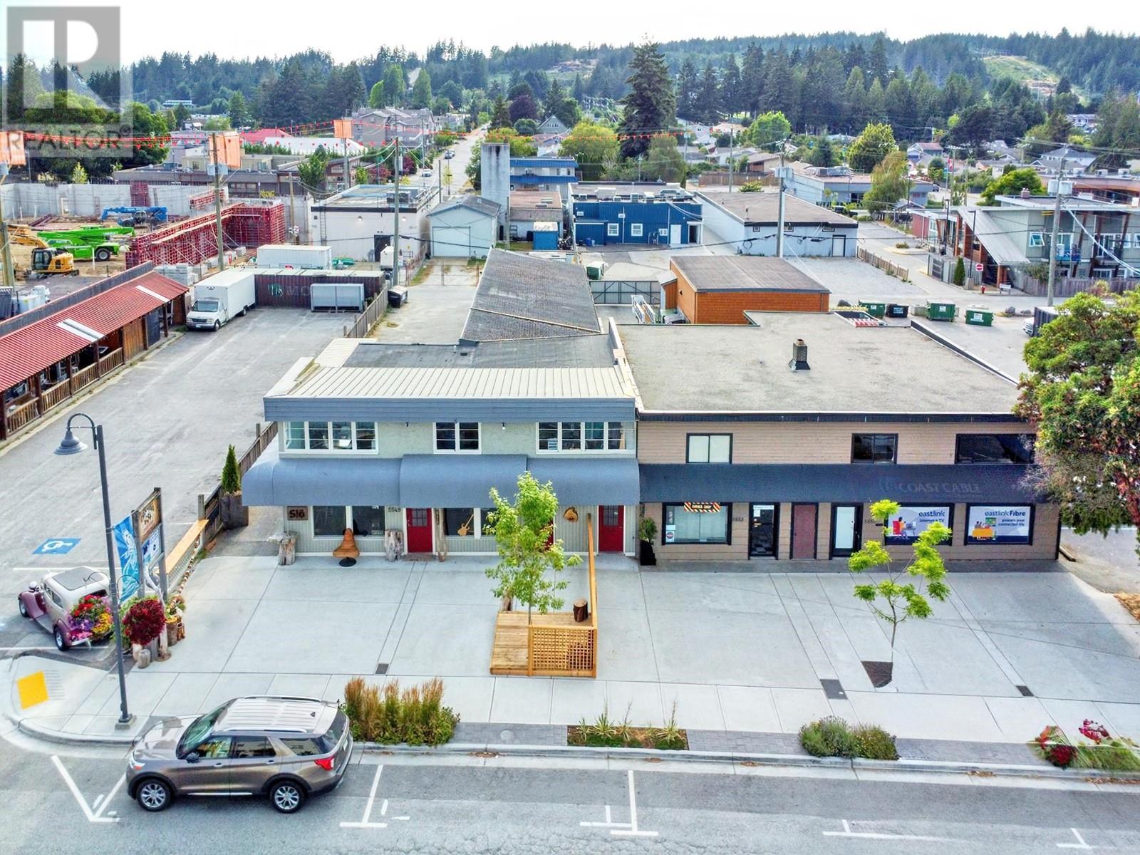 5549 WHARF AVENUE, Sechelt