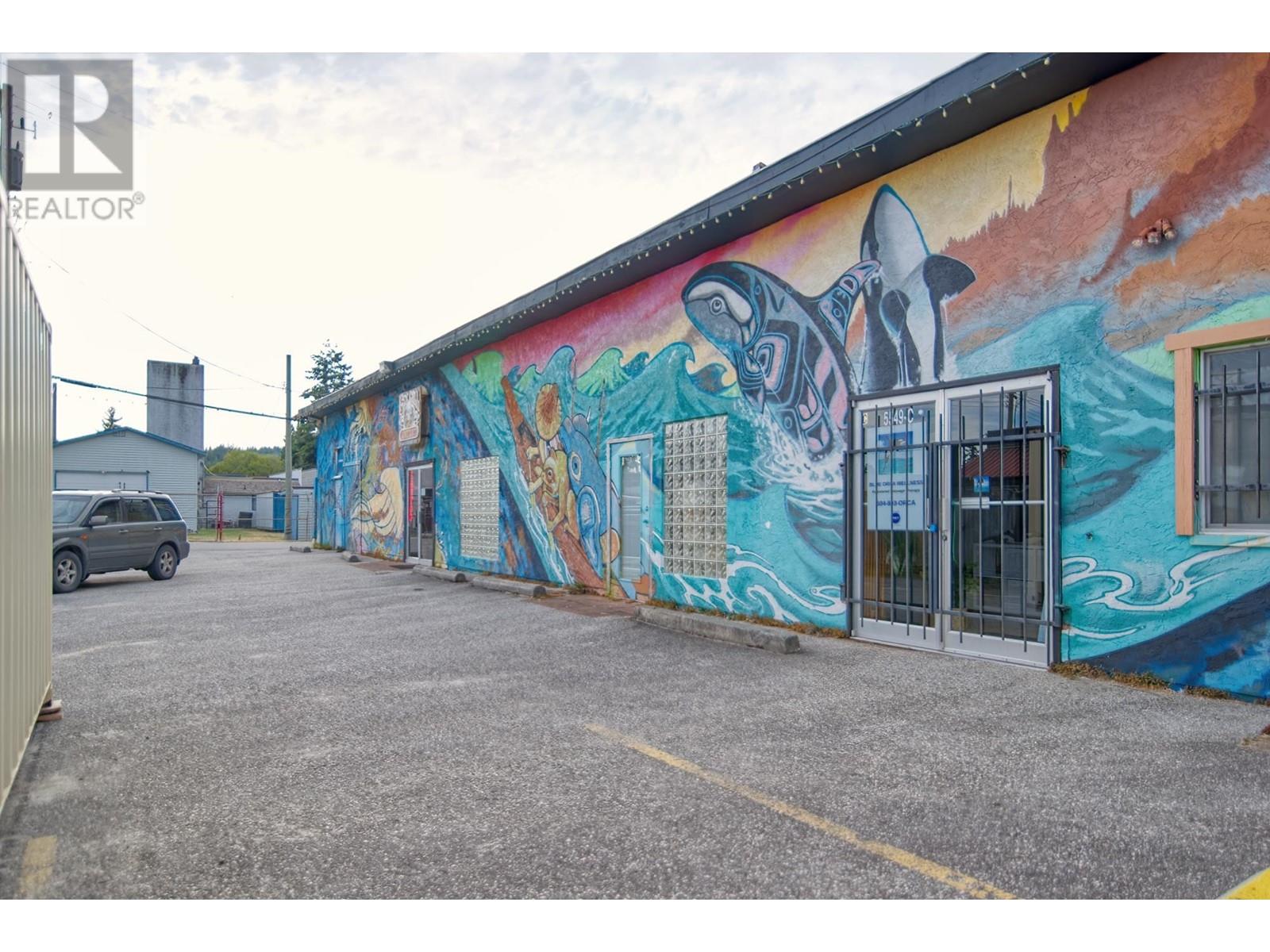5549 WHARF AVENUE, Sechelt