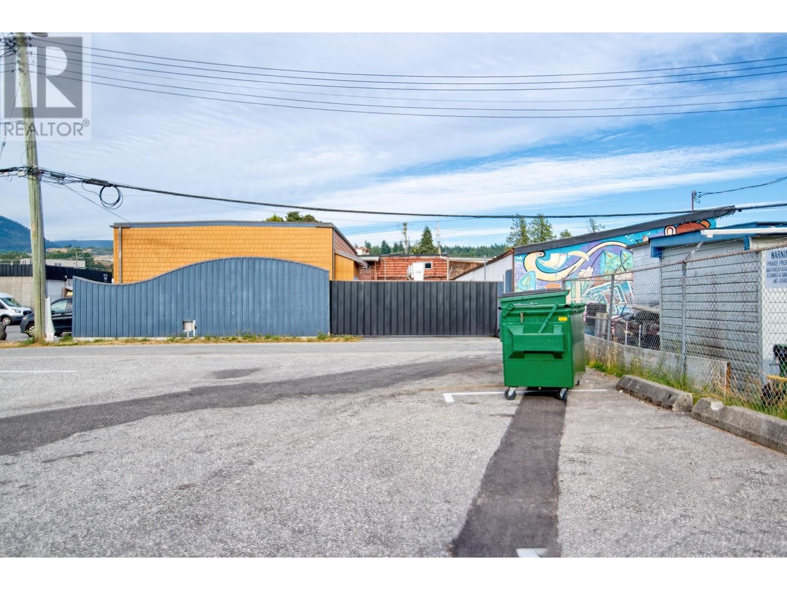 5549 WHARF AVENUE, Sechelt