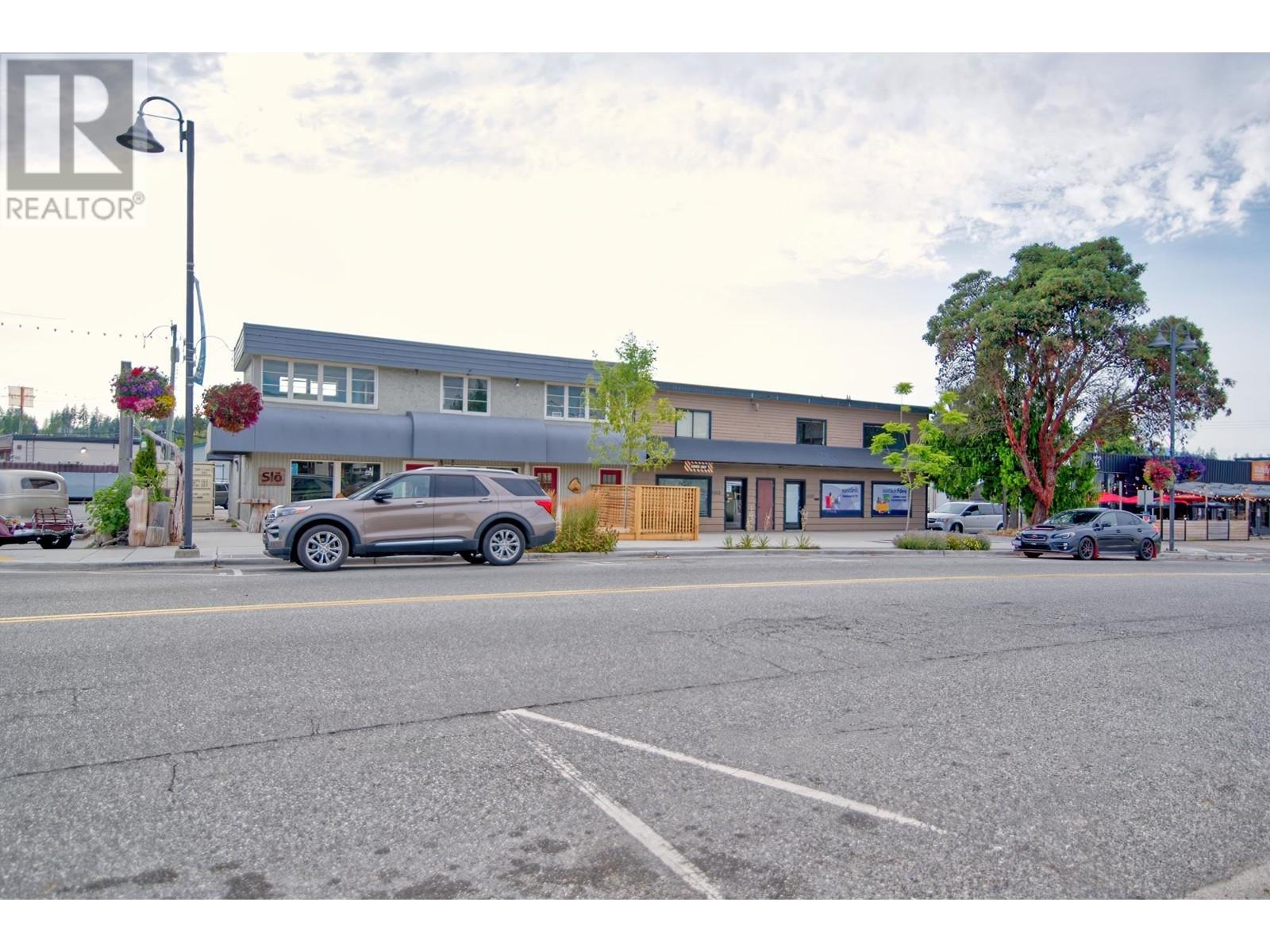 5549 WHARF AVENUE, Sechelt