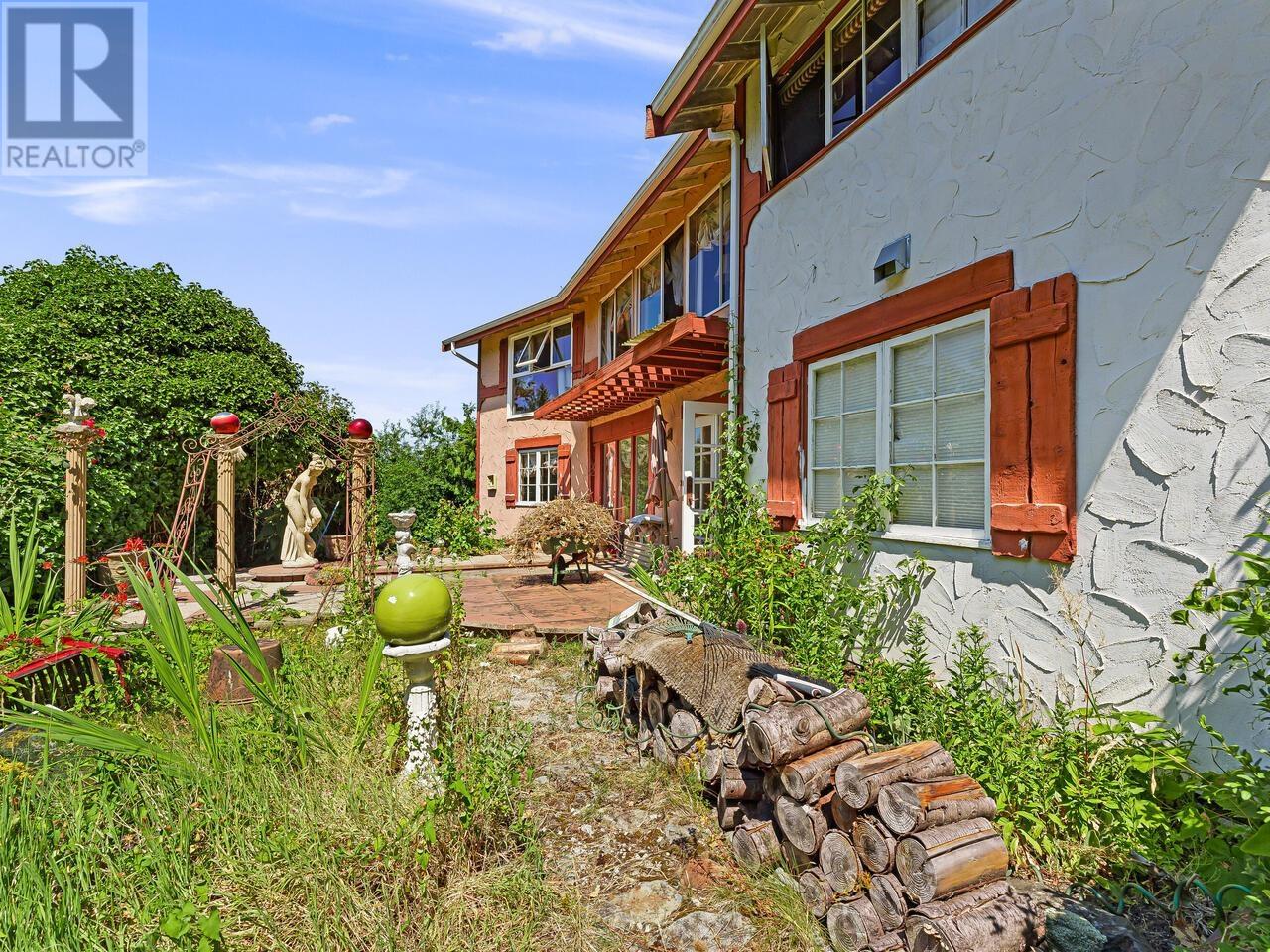 35 LIONS BAY AVENUE, Lions Bay