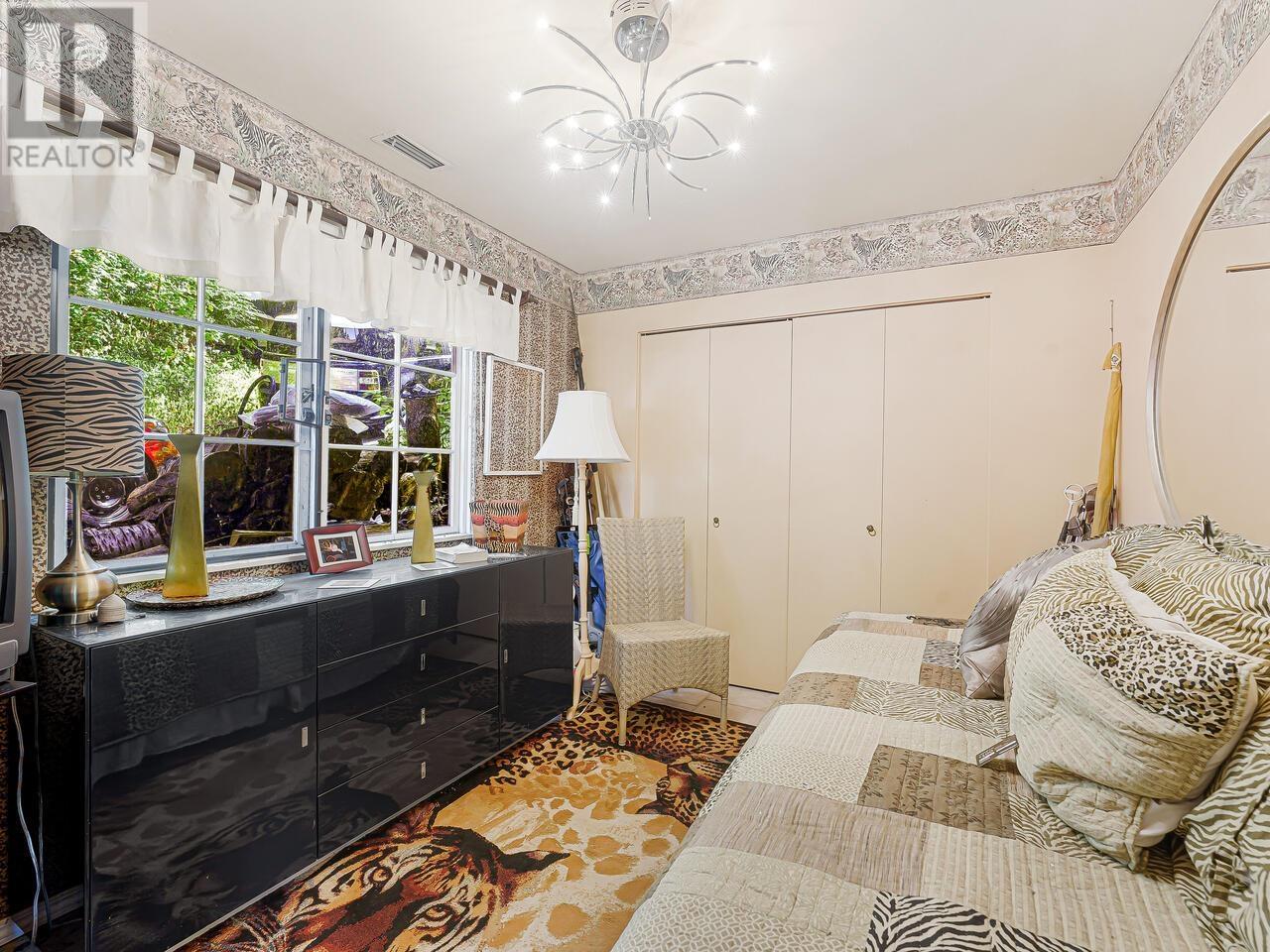35 LIONS BAY AVENUE, Lions Bay