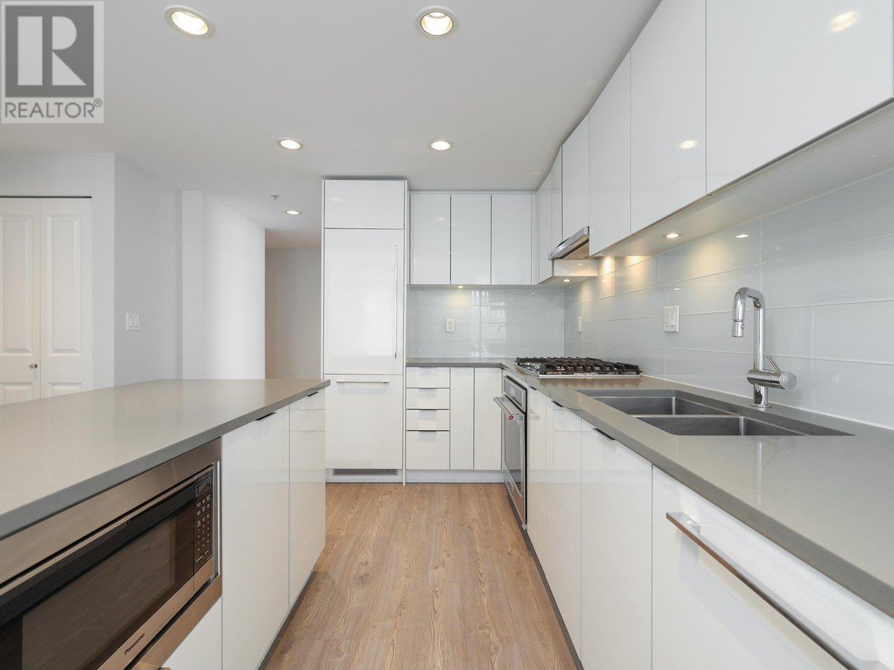 702 2388 MADISON AVENUE, Burnaby real estate listing R2909636
