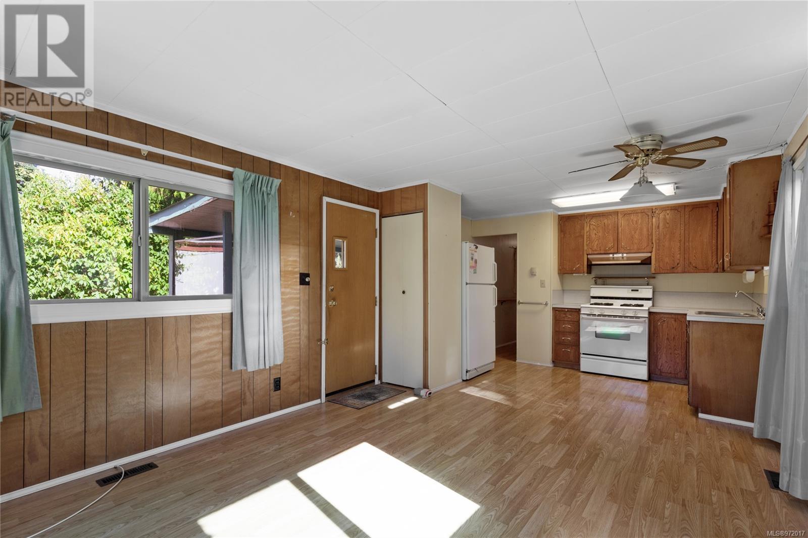 16 150 Corfield St, Parksville real estate listing 972017