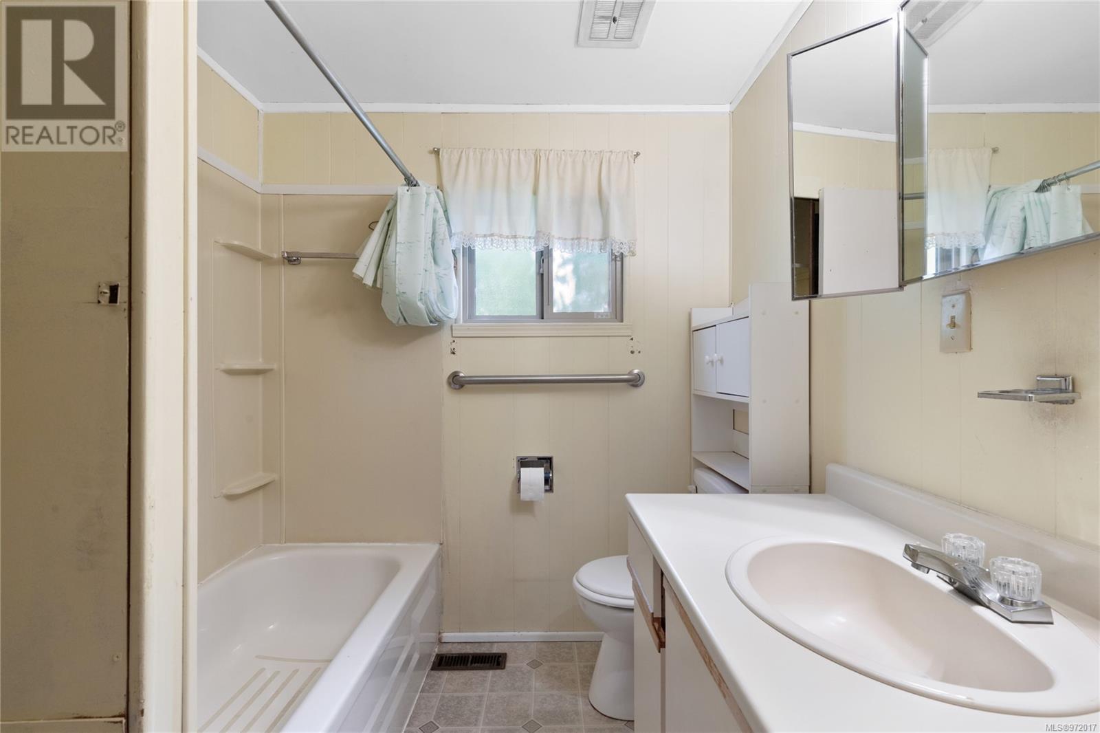 16 150 Corfield St, Parksville real estate listing 972017