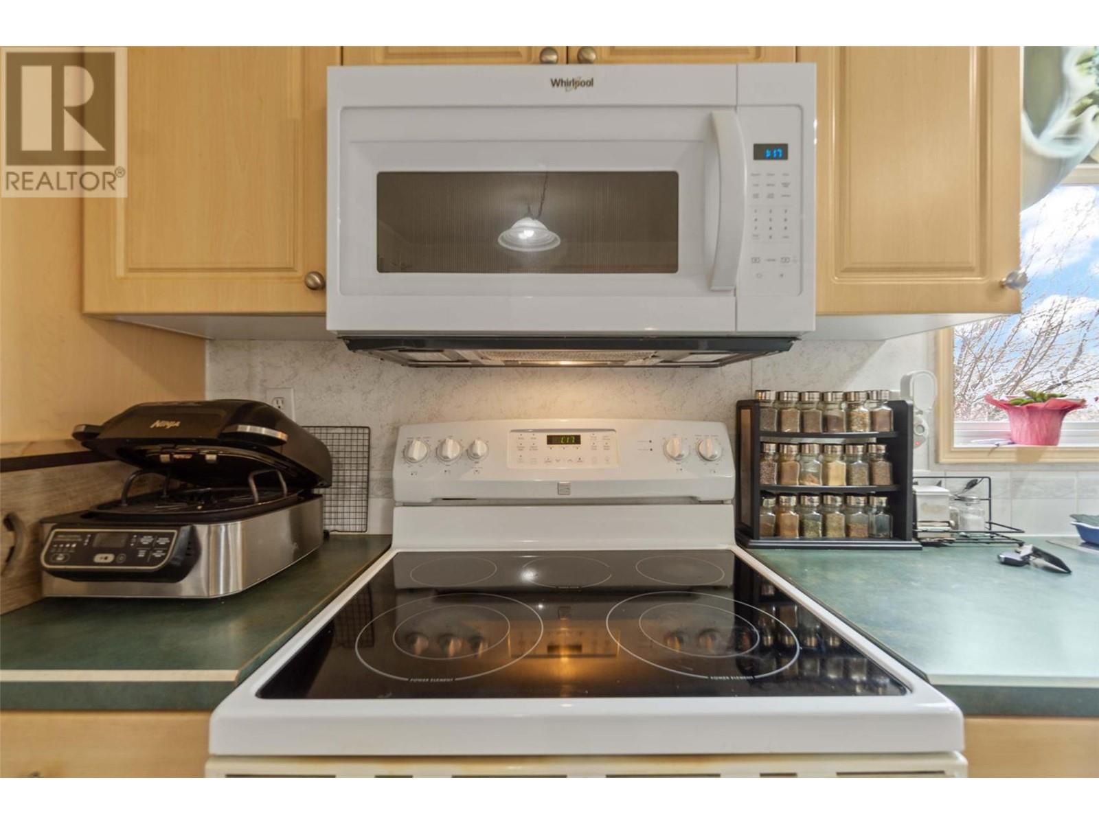 Photo 24 of 601 Beatty Avenue Nw Unit 5, Salmon Arm BC